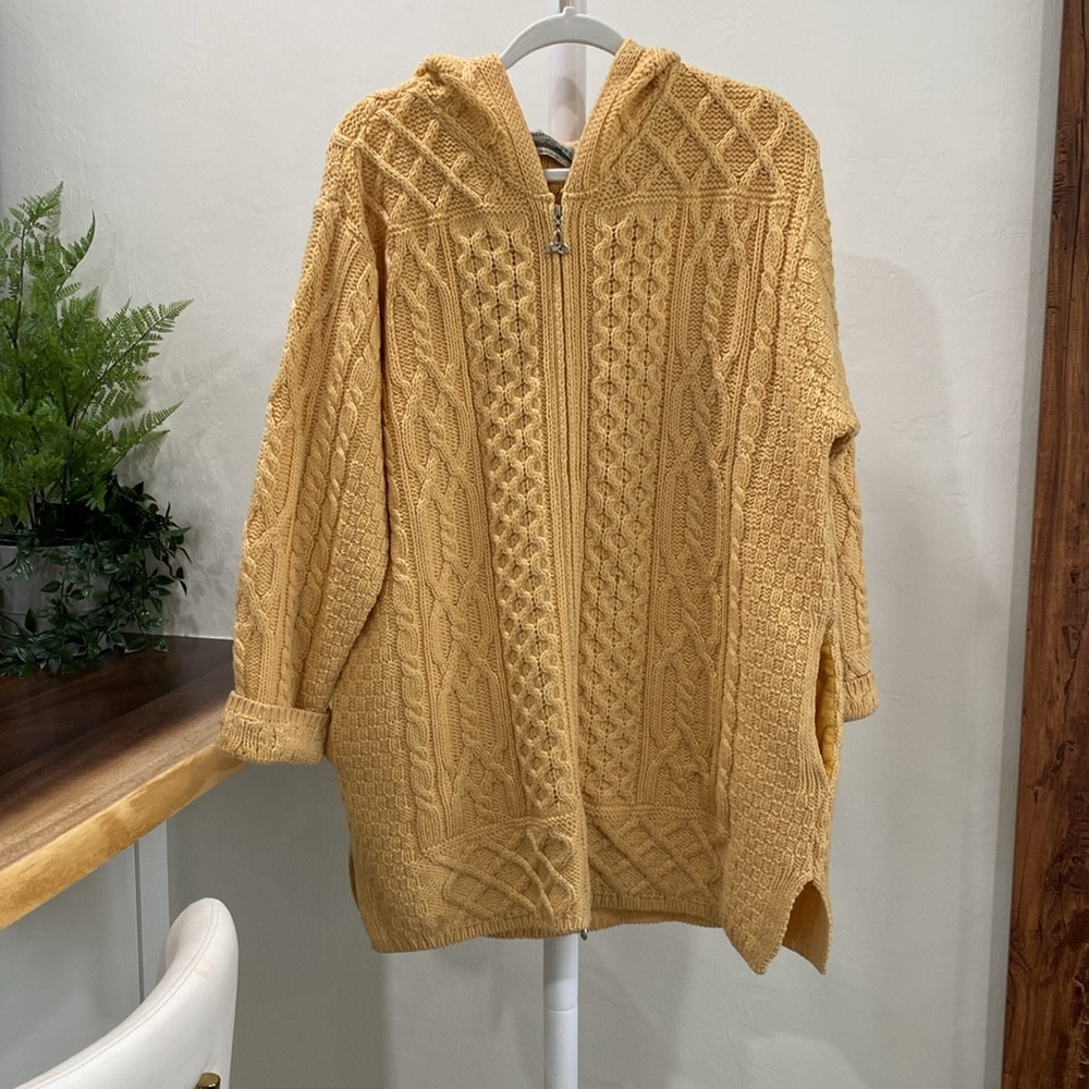 Aran Craft 100 wool Irish sweater/ hooded cardigan coat size xl. Irish wool xl